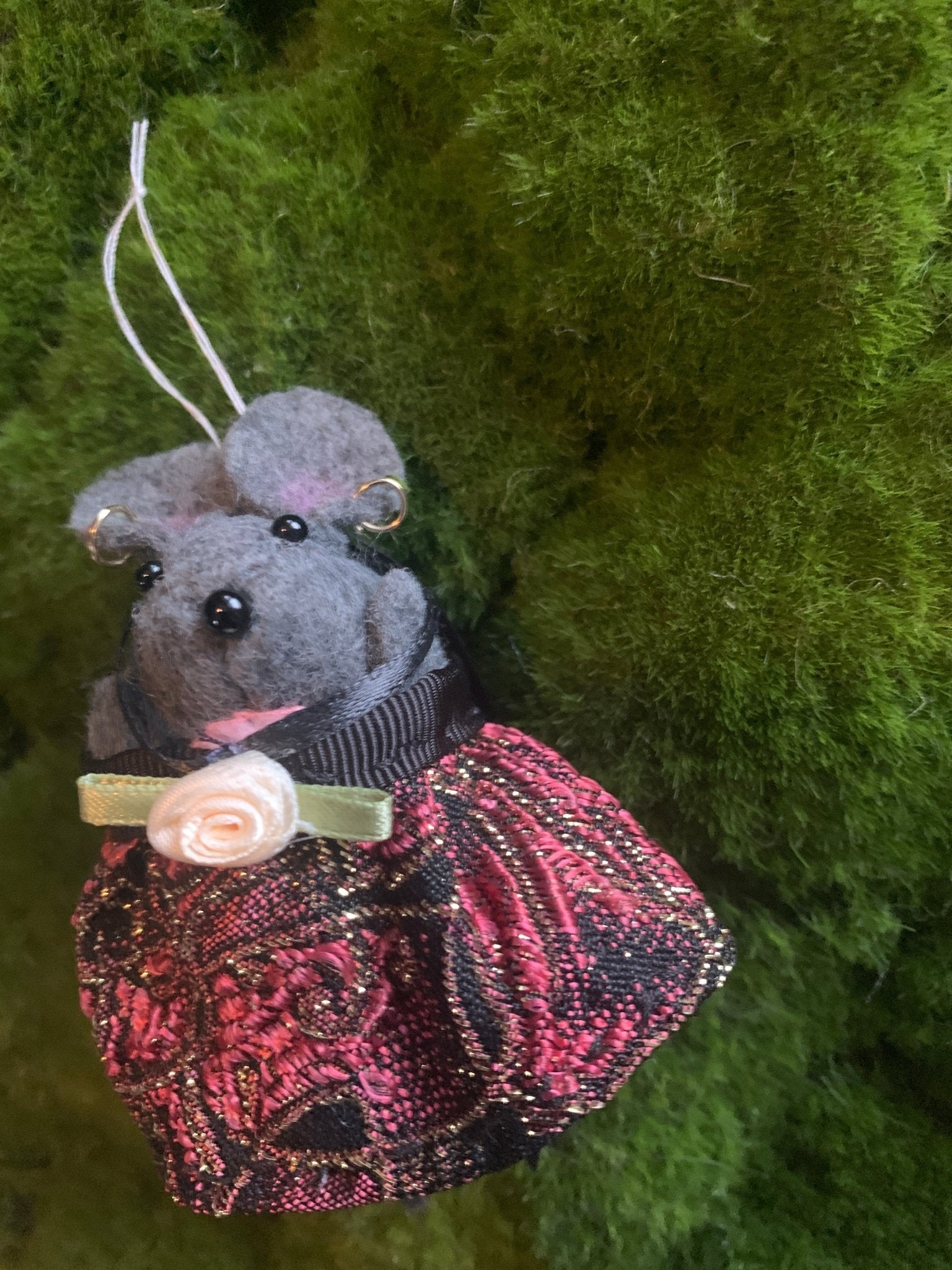 Mouse House Friends & Co. - The Flannel Couch
